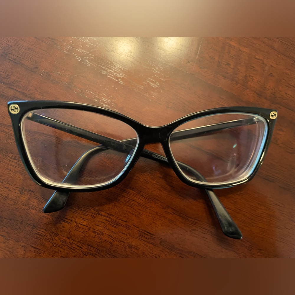 Gucci authentic glasses black with gold GG in front 💛